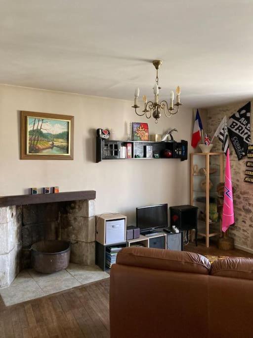 Grand Appartement Tres Clair Pres Centre Ville Argentat Extérieur photo